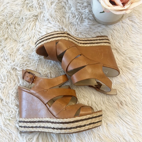 KORS Michael Platform Wedge Tan Leather Sandals women size 7.5 - Picture 3 of 5